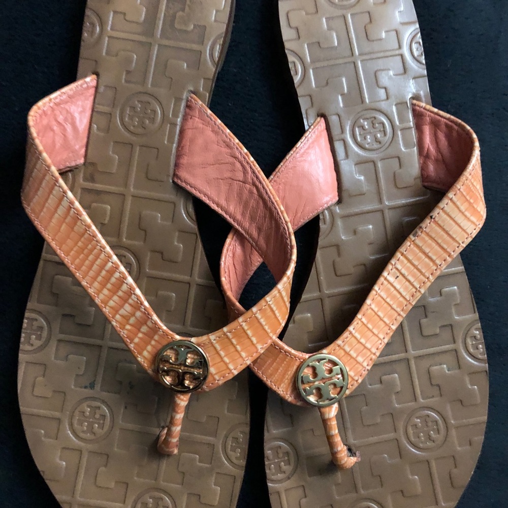 tory burch flip flops